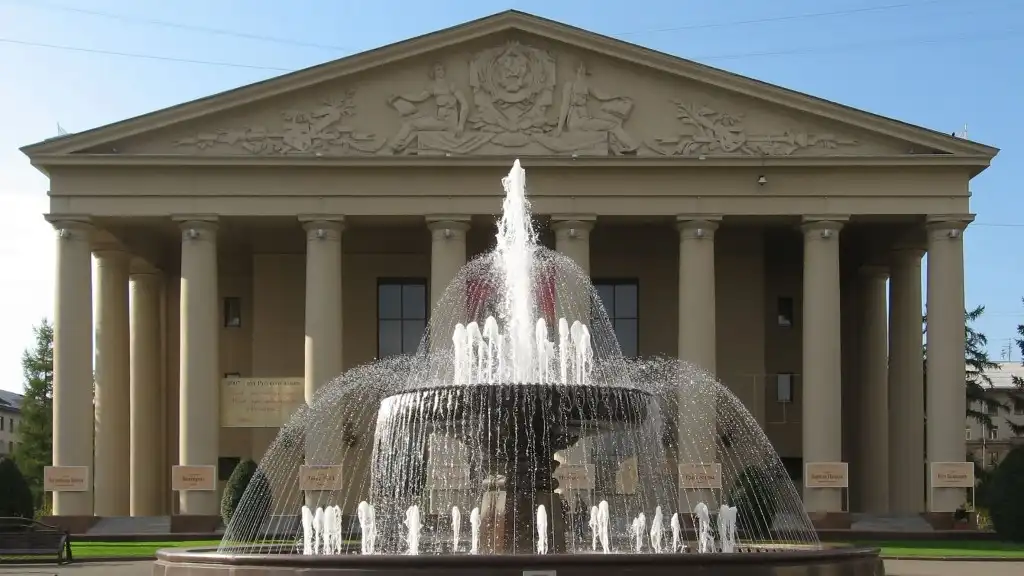 kemerovo nha hat kich lunacharsky