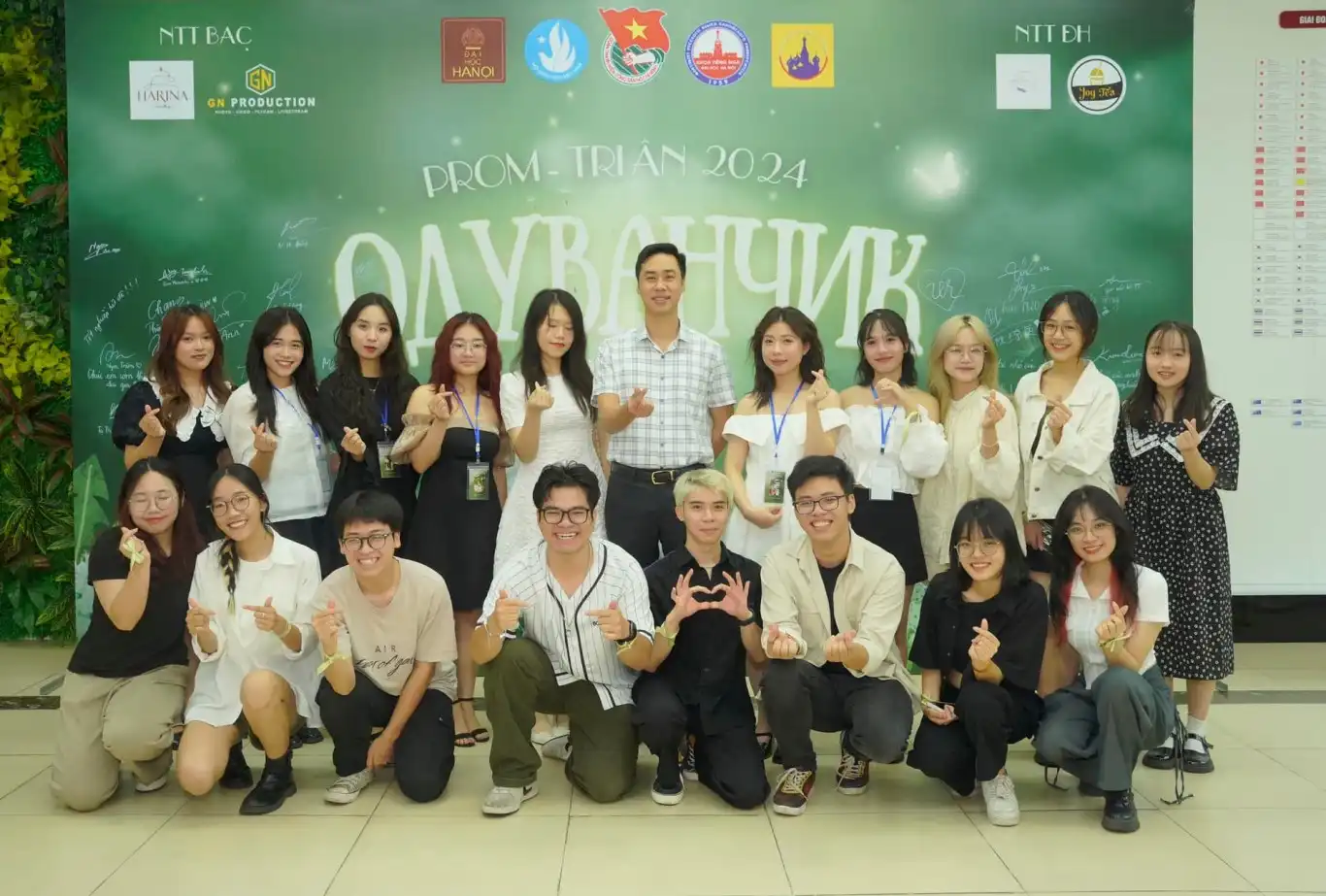 Recap Lễ Tốt nghiệp 2024 của Sinh viên Khoa Nga Đại học Hà Nội 1 recap le tot nghiep 2024 cua sinh vien khoa nga dai hoc ha noi