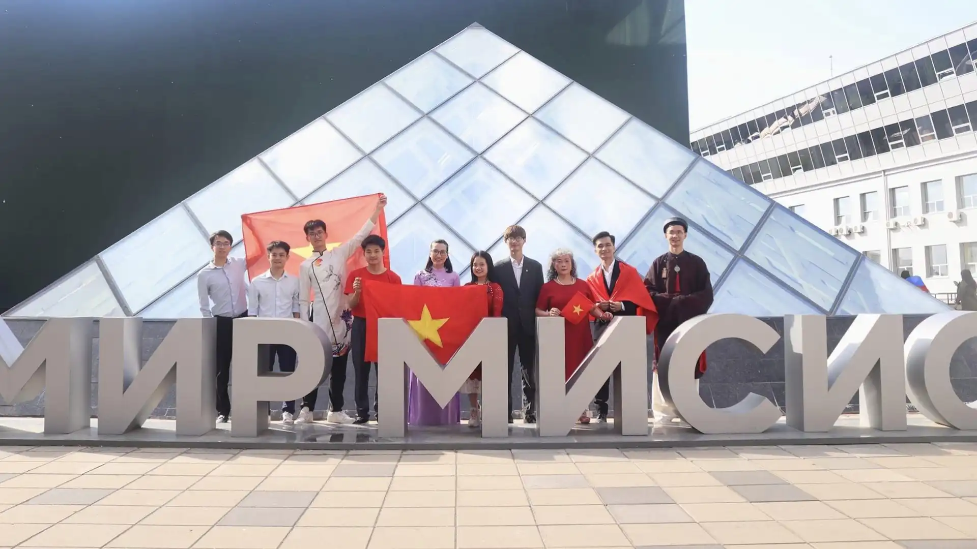 Recap Ngày hội Sinh viên quốc tế 2024 của Đại học MISiS 1 recap ngay hoi sinh vien quoc te 2024 cua dai hoc misis