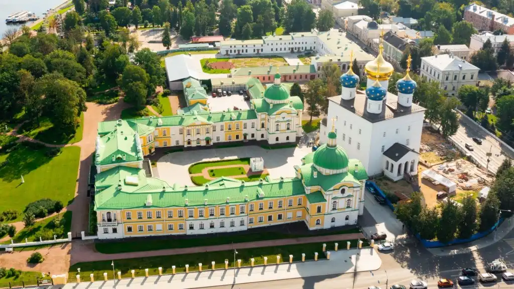 tver cung dien lo trinh hoang gia