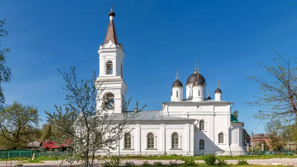 tver nha tho chua ba ngoi trang