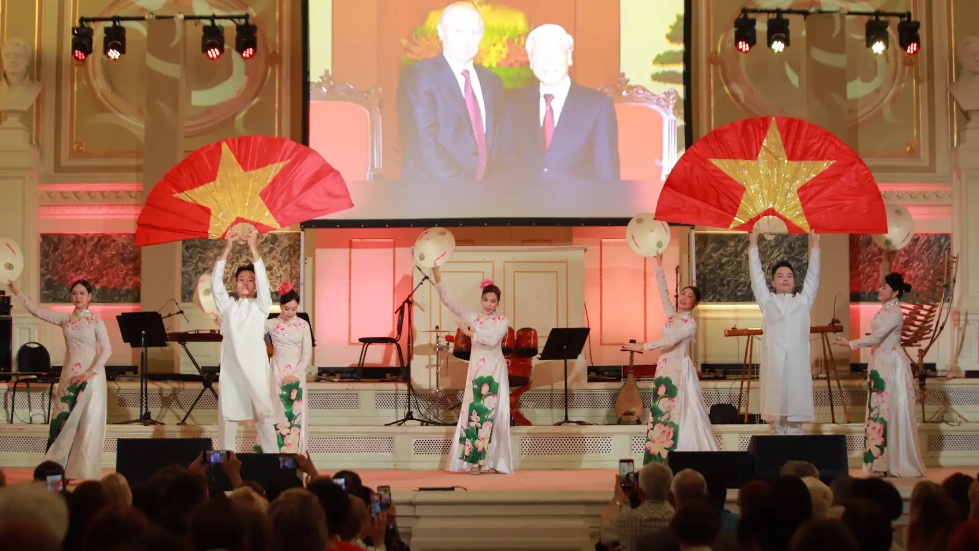 nhung ngay van hoa viet nam tai lien bang nga nam 2024 thanh cong ruc ro 1