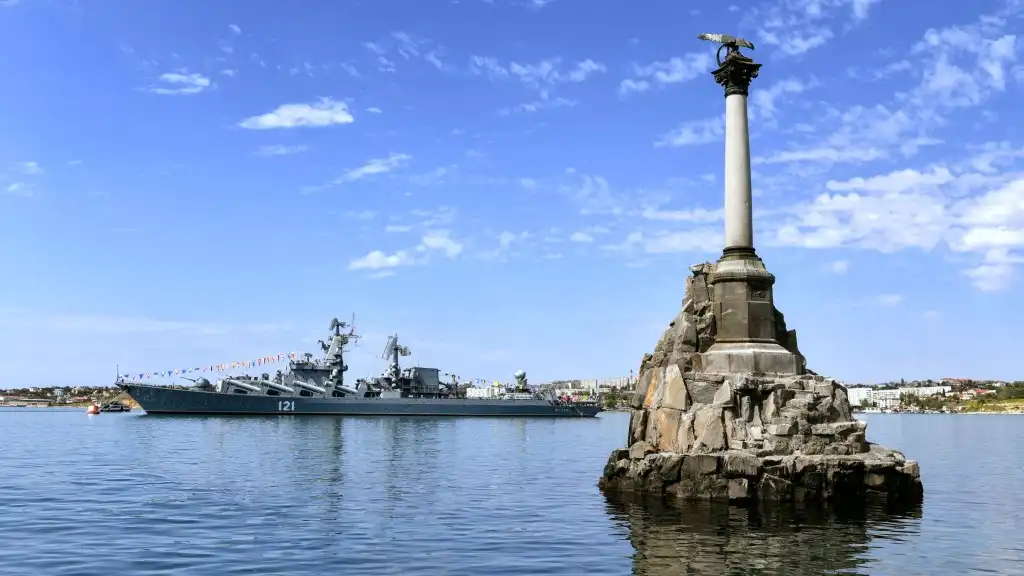 sevastopol pamiatnik zatoplennym korabliam