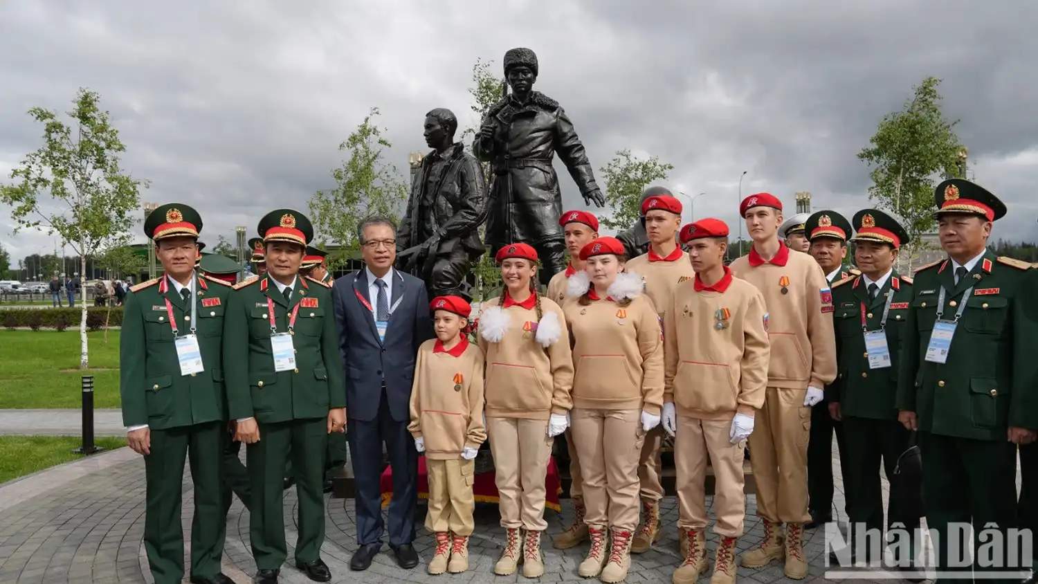 Khánh thành tượng đài tưởng niệm chiến sĩ tình nguyên Việt Nam tại Liên bang Nga 2 khanh thanh tuong dai tuong niem chien si tinh nguyen viet nam tai lien bang nga 2