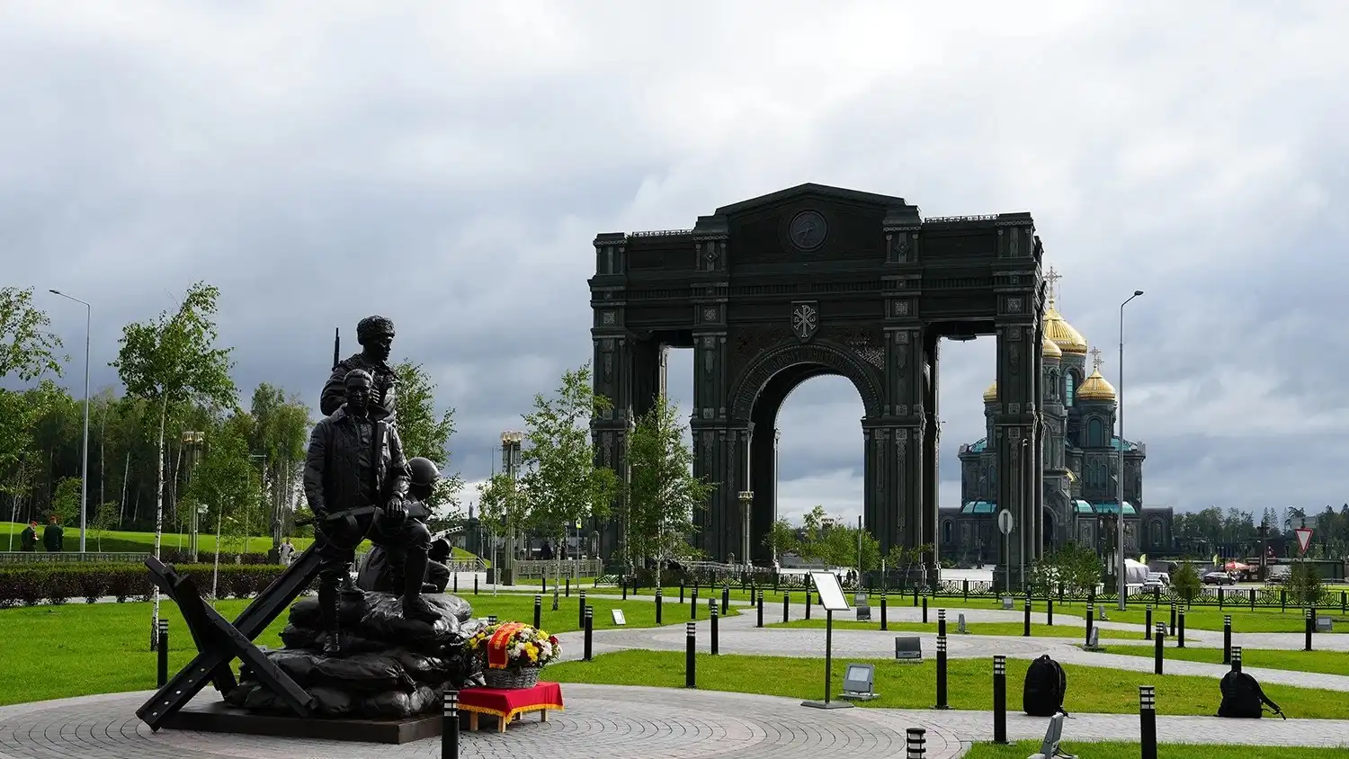 Khánh thành tượng đài tưởng niệm chiến sĩ tình nguyên Việt Nam tại Liên bang Nga 1 khanh thanh tuong dai tuong niem chien si tinh nguyen viet nam tai lien bang nga