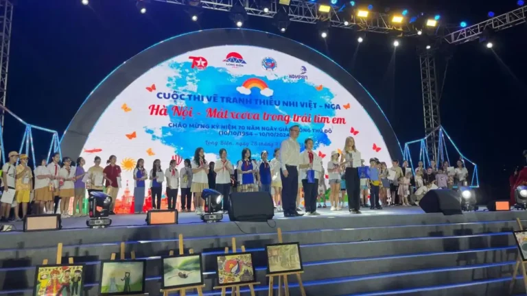 cuoc thi ve tranh ha noi matxcova trong trai tim em nam 2024