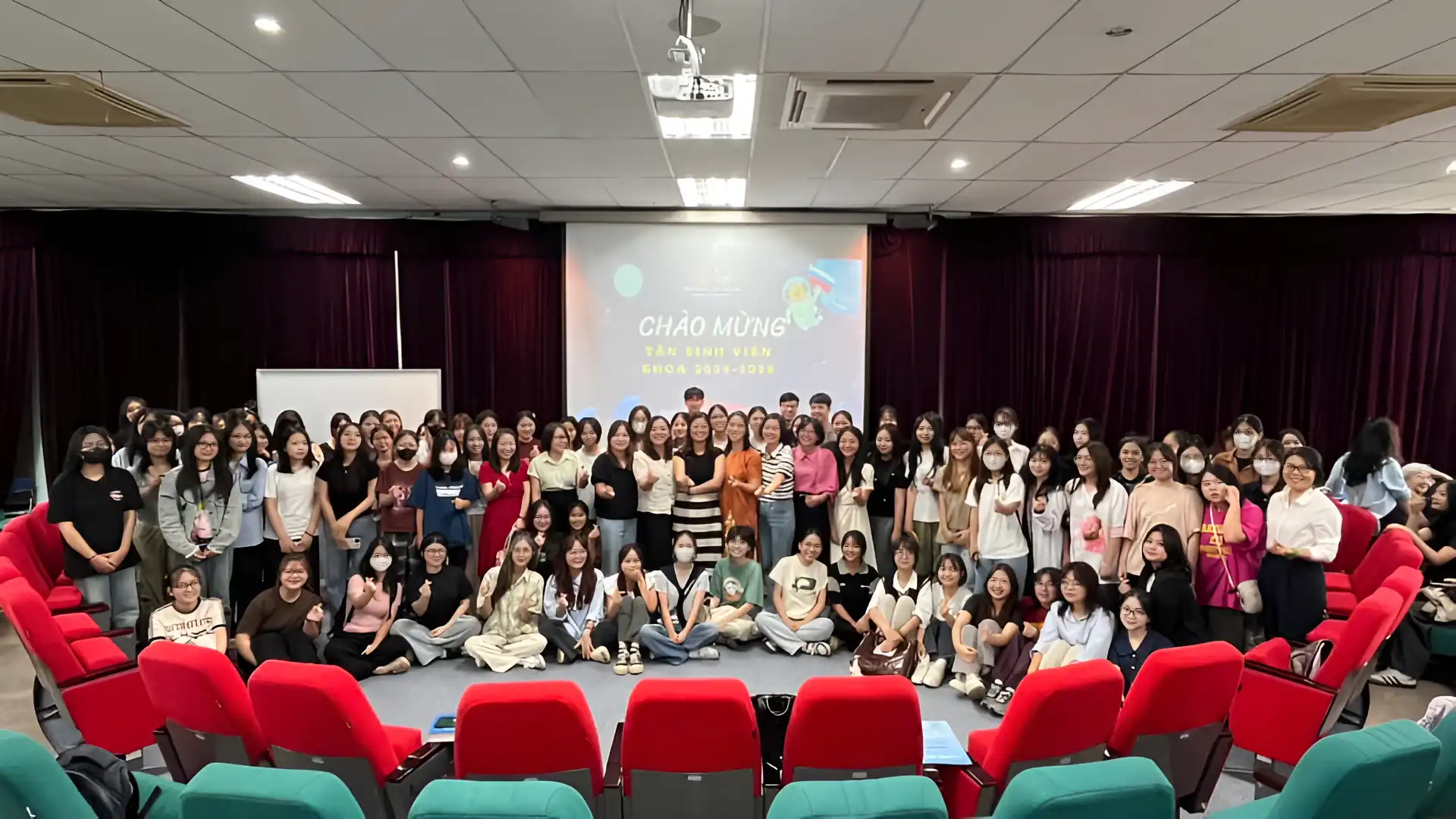 Khoa Nga HANU chào mừng Tân sinh viên 2024 1 khoa nga hanu chao mung tan sinh vien 2024