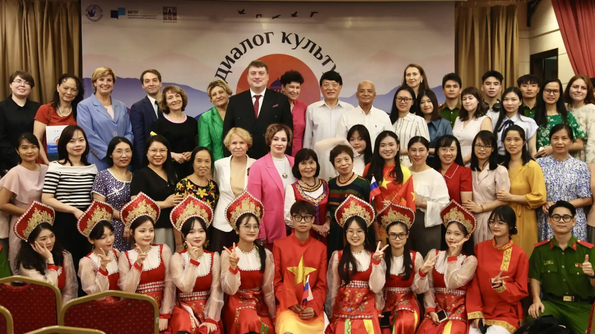 Khai mạc Dự án “Tiếng Nga ở Việt Nam: Đối thoại các nền văn hóa” 1 khai mac du an tieng nga o viet nam doi thoai cac nen van hoa