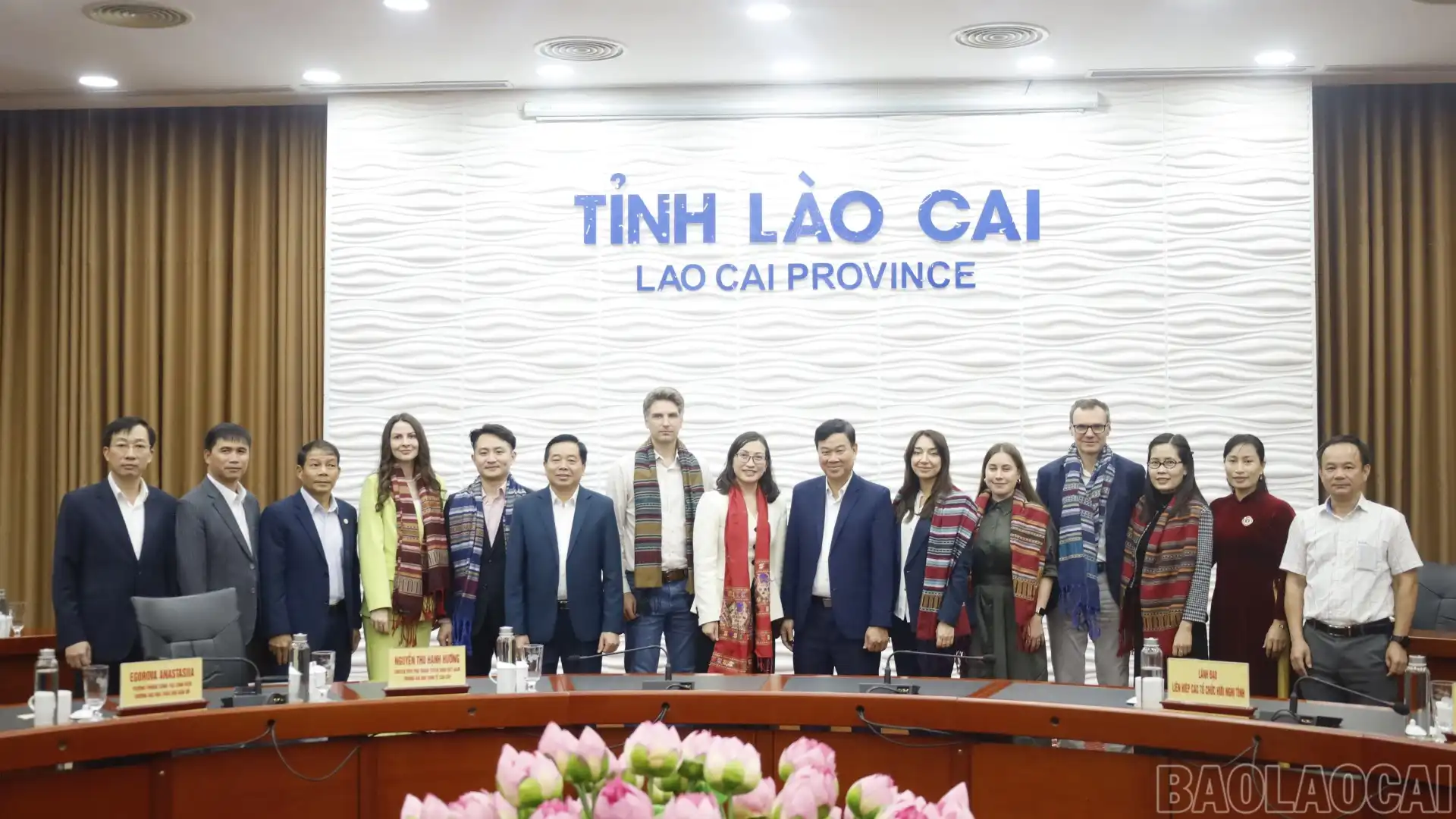 Các trường đại học Nga và Đại sứ quán Việt Nam tại Nga làm việc với tỉnh Lào Cai 1 cac truong dai hoc nga va dai su quan viet nam tai nga lam viec voi tinh lao cai