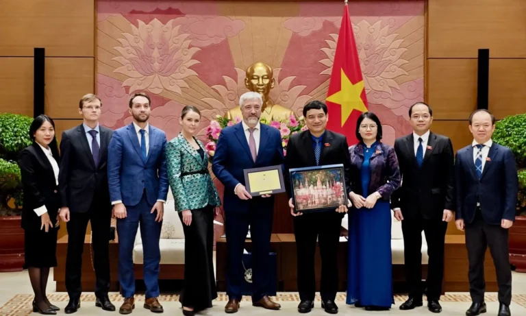 Chủ nhiệm Nguyễn Đắc Vinh tiếp đoàn đại biểu Liên bang Nga tại Nhà Quốc hội 15 chu nhiem nguyen dac vinh tiep doan dai bieu lien bang nga tai nha quoc hoi