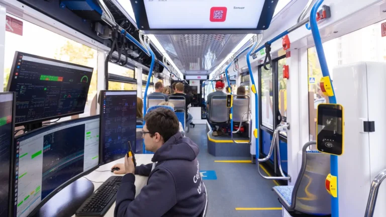 thanh pho moscow thu nghiem tau dien khong nguoi lai