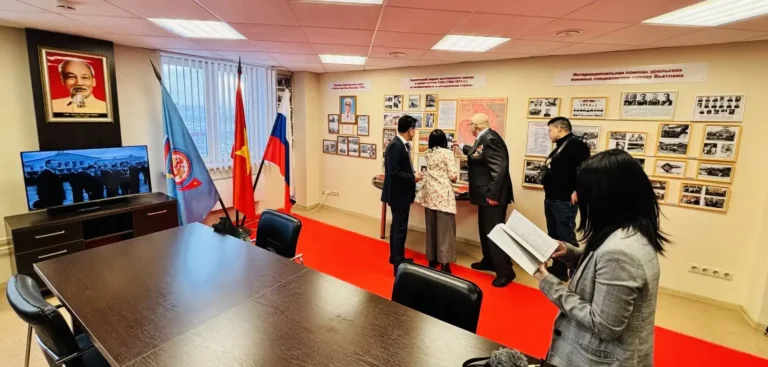 75 nam quan he viet nga goc nho viet nam noi thu phu vung ural