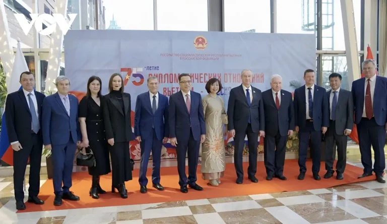 dai su quan to chuc ky niem 75 nam quan he ngoai giao tai moskva