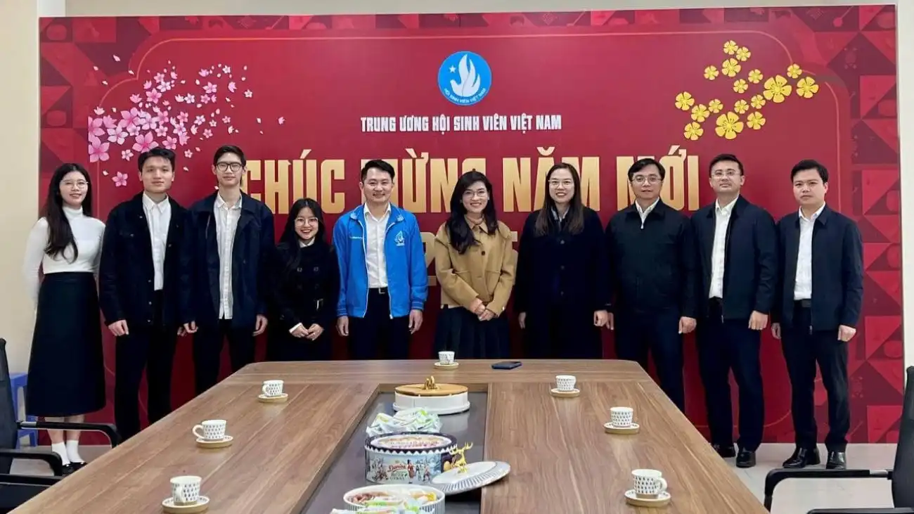 tham va lam viec dau nam voi trung uong hoi sinh vien viet nam