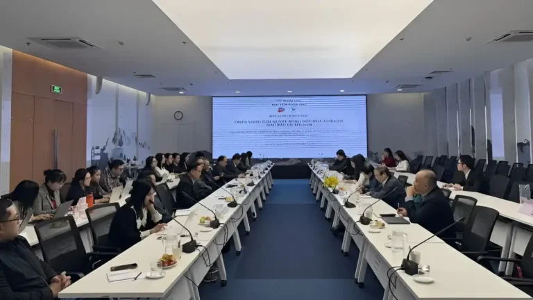 hoc vien ngoai giao to chuc hoi thao khoa hoc ve xung dot nga ukraine