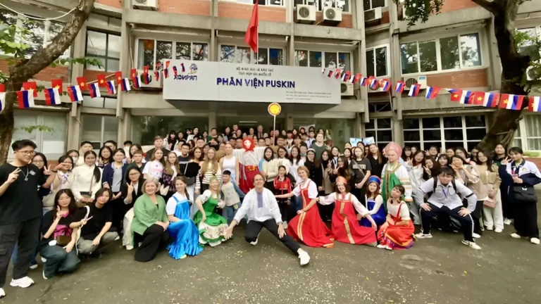 recap le hoi maslenitsa soi dong tai phan vien puskin