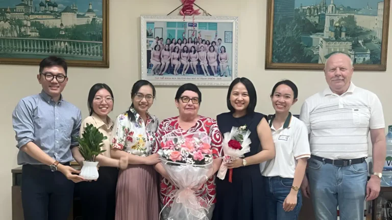 sinh vien trung tam nga tai thanh pho ho chi minh tim hieu ve 83