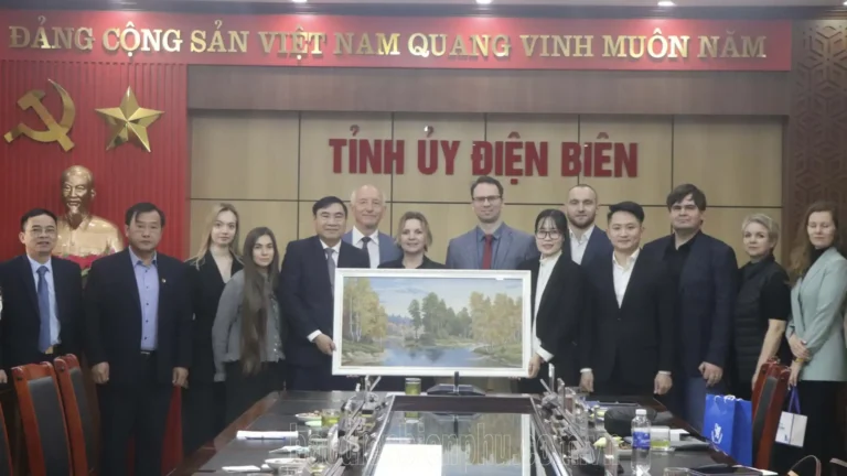 tinh dien bien thuc day hop tac giao duc voi cac truong dai hoc nga