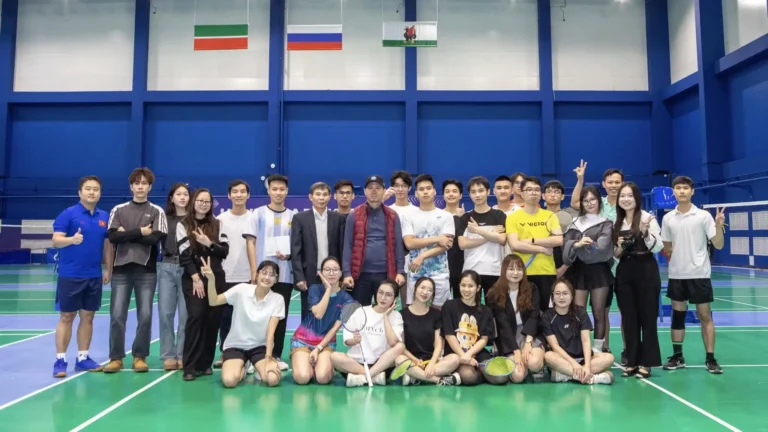 tong ket giai cau long sinh vien tai thanh pho kazan thang 3 nam 2025