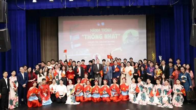 tuan le van hoa viet nam tai rudn hanh trinh lan toa ban sac dan toc