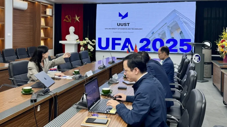 vnu uet tiep don doan dai hoc khoa hoc va cong nghe ufa