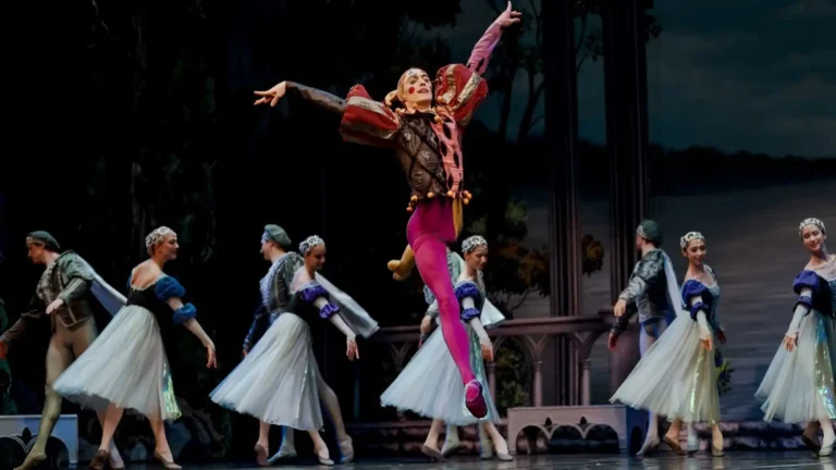 kiet tac ballet ho thien nga lam say long khan gia nha hat ho guom 2