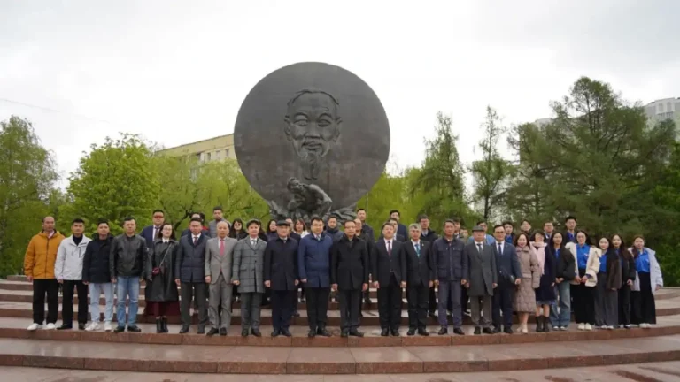 dai su quan viet nam tai lien bang nga to chuc ky niem 304 15