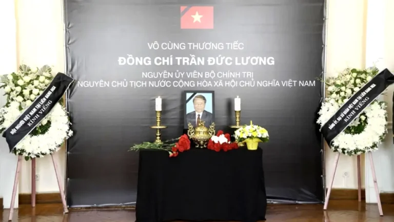 le vieng va ghi so tang nguyen chu tich nuoc tran duc luong tai nga 1