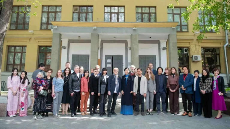 phu nhan ngo phuong ly tham cac truong dien anh my thuat cua nga