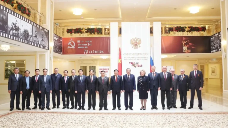 tong bi thu to lam hoi kien chu tich hoi dong lien bang nga