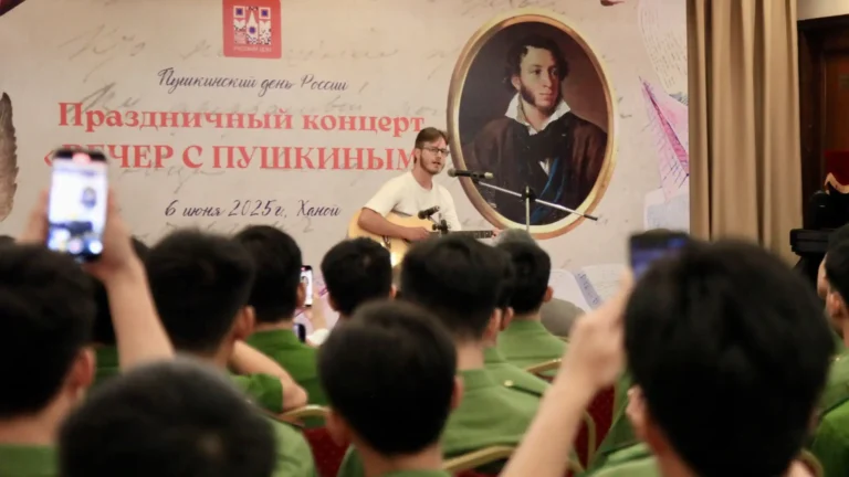 dem tho pushkin tai ha noi tro thanh noi ket noi tam hon thi si