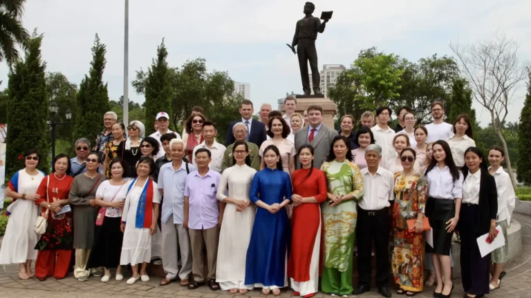 hanh trinh van hoa thong qua le ky niem ngay sinh pushkin tai ha noi