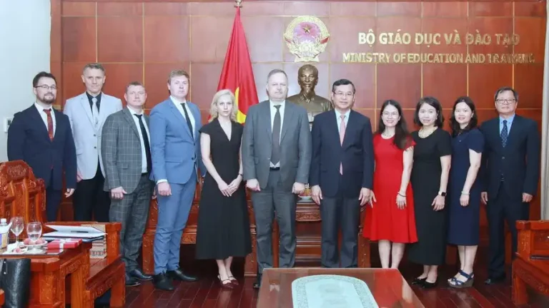 thu truong nguyen van phuc tiep va lam viec voi dai hoc bauman