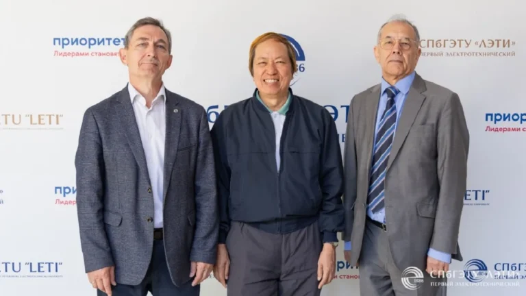 hanh trinh cua cuu sinh vien viet nam tai lien xo