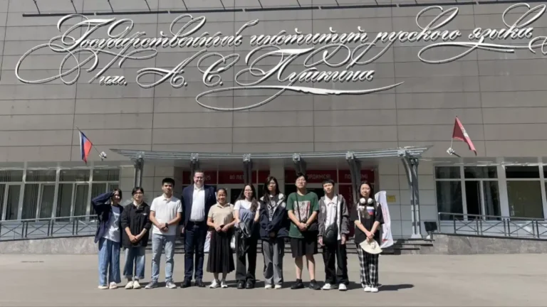 hanh trinh y nghia cua cac hoc sinh viet nam tai vien pushkin