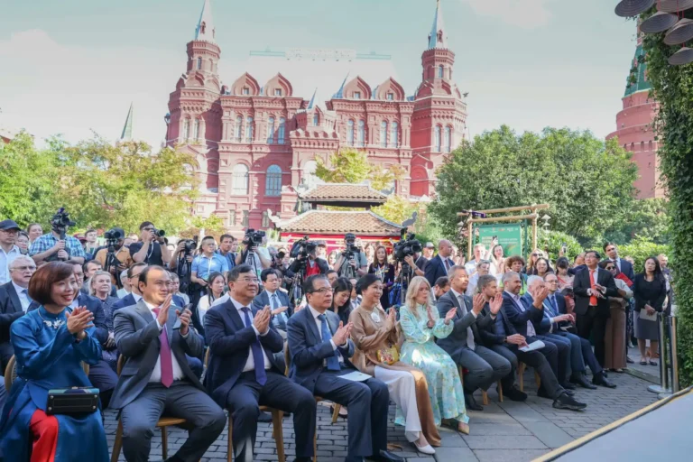 khai mac le hoi van hoa viet nam 2025 tren quang truong do