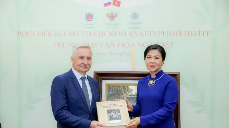 khanh thanh trung tam van hoa nga viet tai dai hoc herzen 1