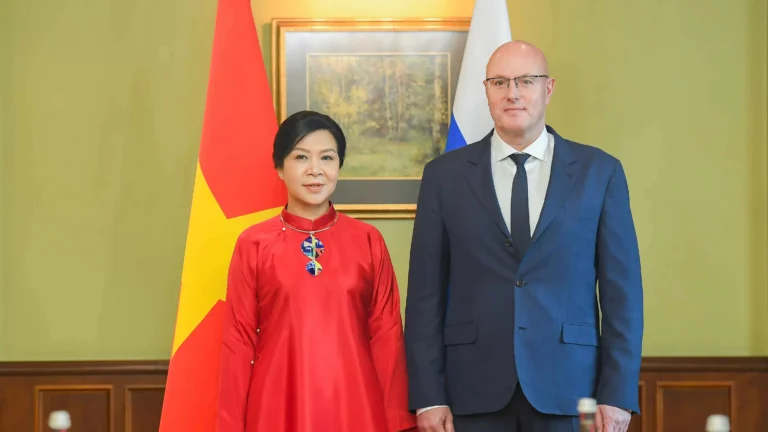 ky vong lon vao giao duc ky thuat nghe thuat va tieng nga tai viet nam