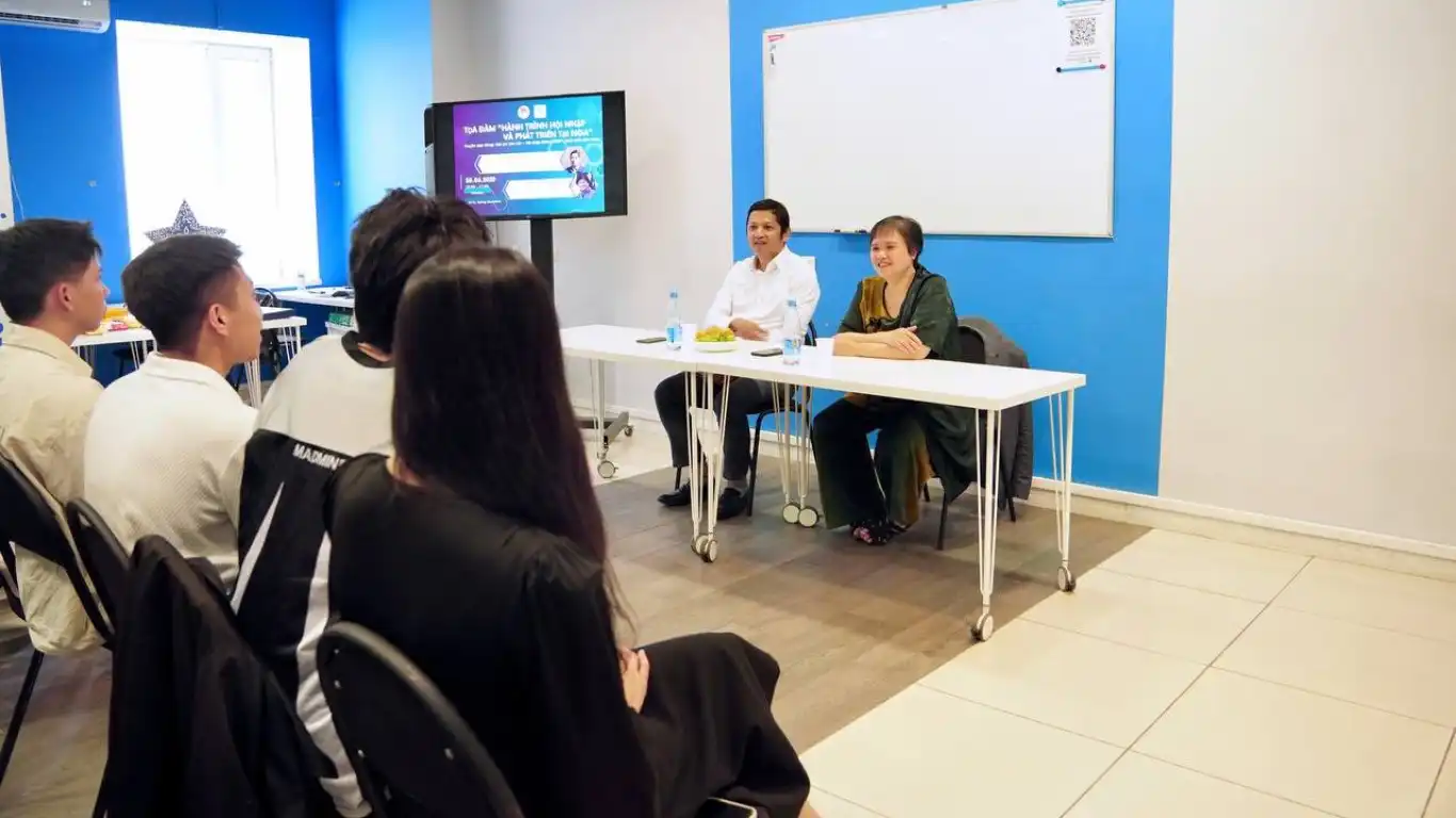 nhin lai toa dam hanh trinh hoi nhap va phat trien tai nga