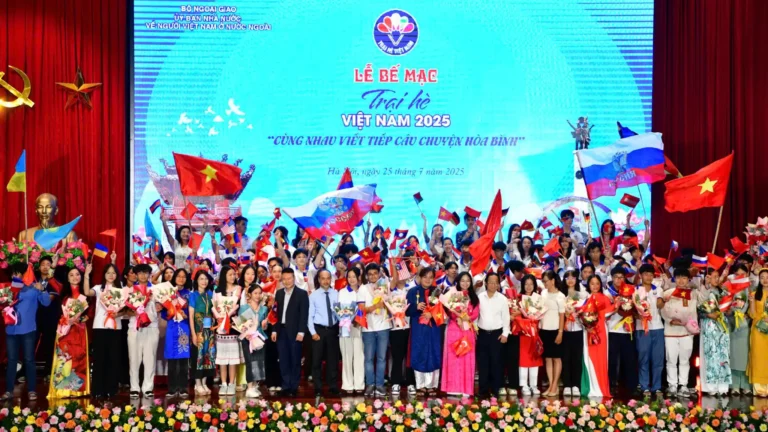 thanh nien kieu bao nga khep lai hanh trinh trai he que huong