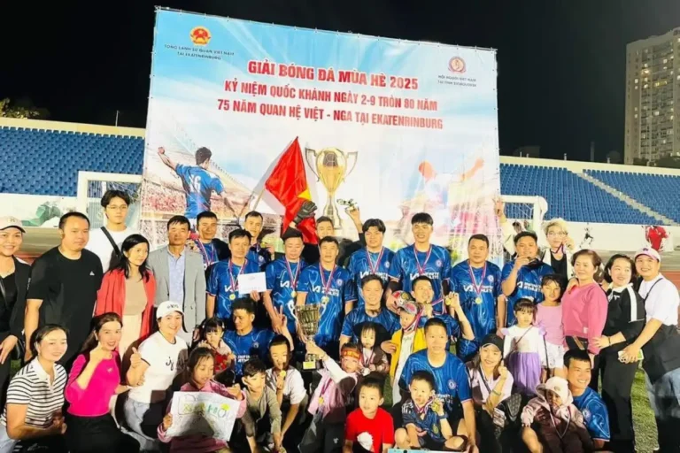 giao luu bong da cong dong nguoi viet tai mien trung nuoc nga