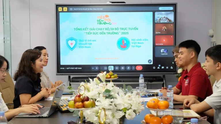 hanh trinh tiep suc den truong cua hoi sinh vien viet nam tai nga