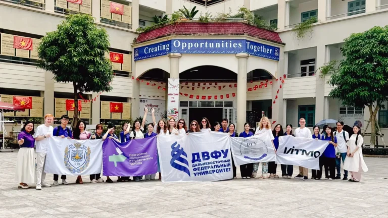 sinh vien ulis mo rong giao luu quoc te va doi thoai ve so hoa giao duc