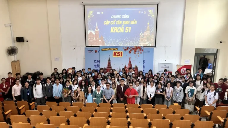 tan sinh vien k51 khoa tieng nga bat dau hanh trinh tai hcmue