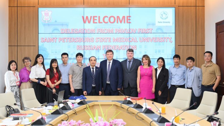 truong dai hoc y ha noi tiep va lam viec voi dai hoc y pavlov