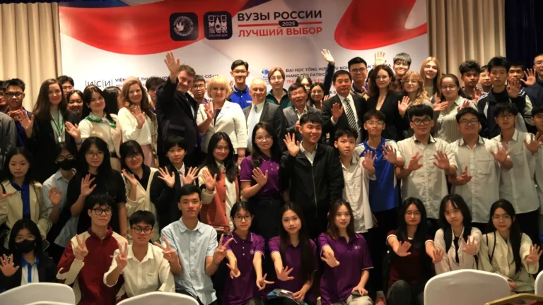 khai mac chuoi su kien cac truong dai hoc nga lua chon tot nhat 2025