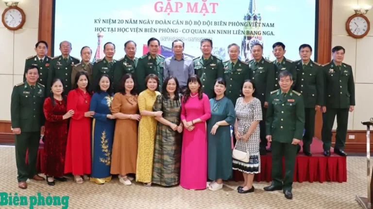 ky niem 20 nam doan can bo bien phong hoc tap tai lien bang nga