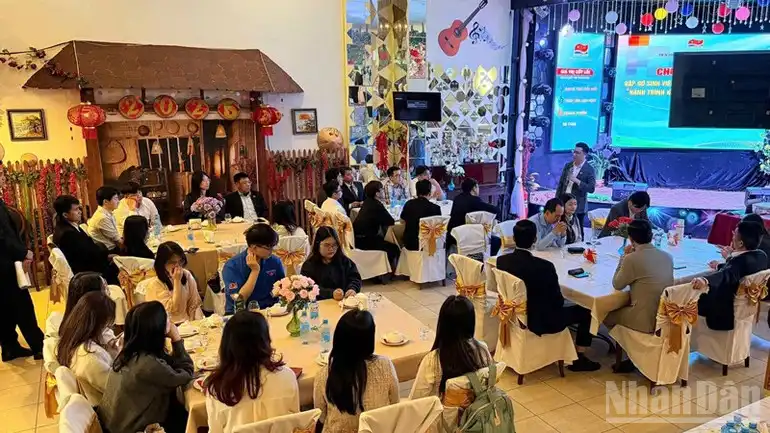 vietsovpetro gan ket voi the he tri thuc tre viet nam tai nga 2