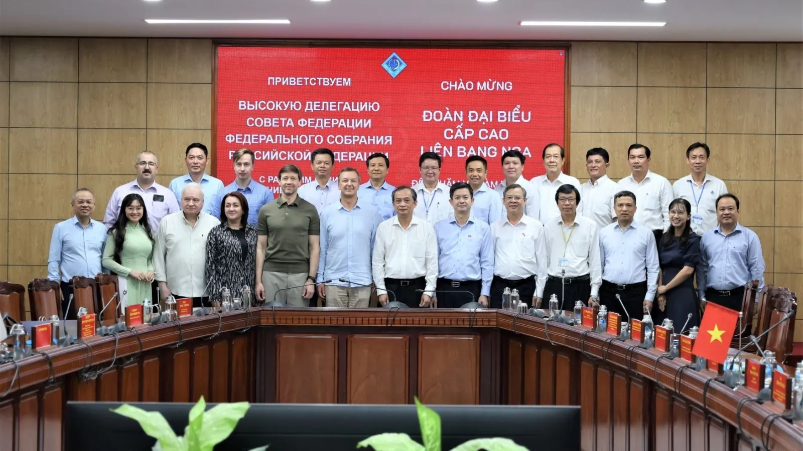 pho chu tich hoi dong lien bang nga tham va lam viec tai dai hoc can tho 2