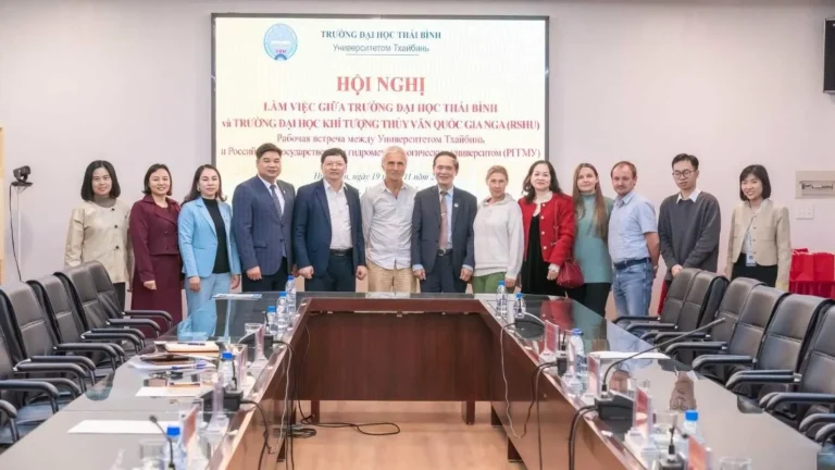 truong dai hoc thai binh tiep doan dai hoc khi tuong thuy van nga